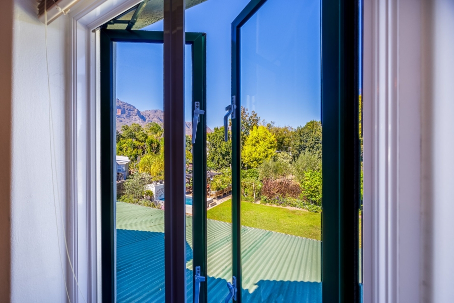 5 Bedroom Property for Sale in Paradyskloof Western Cape